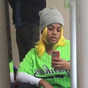 Meet your Posher, Aura